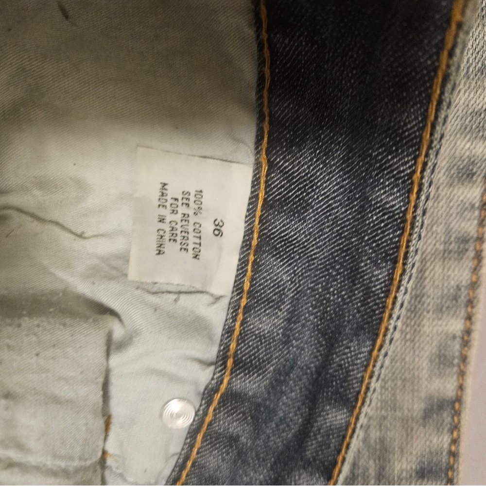 Relaxed Blue Denim Jeans with Faded Detail